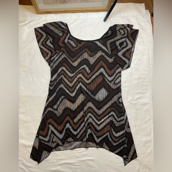 Agenda size large brown chevron blouse - Picture 3 of 4